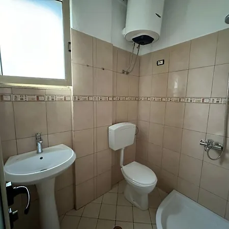 Ledio Apartment *